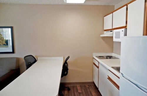 Fishkill Apartment | 1 Queen Bed | Non-Smoking, Kitchen