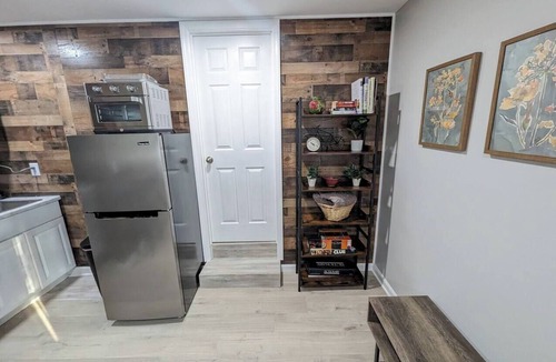 Andover House | 1BR Rustic-Chic Barn Getaway with Private Fire Pit