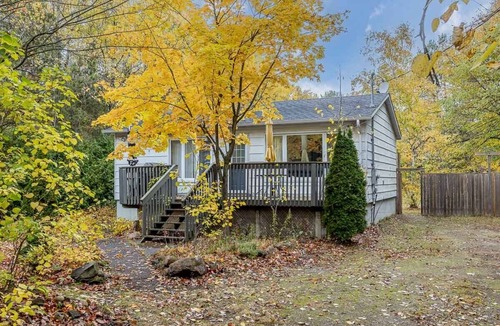 Lafontaine House | 2 Bedrm Cottage-Beach Access-Great for Families