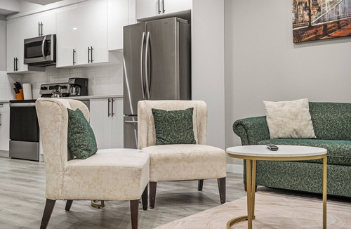 Calgary Apartment | 2 Bedrom 3 Beds Suite