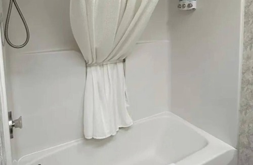 Presque Isle Hotel | 2 Comfortable Units w/Essentials Near University and State Park Highlights