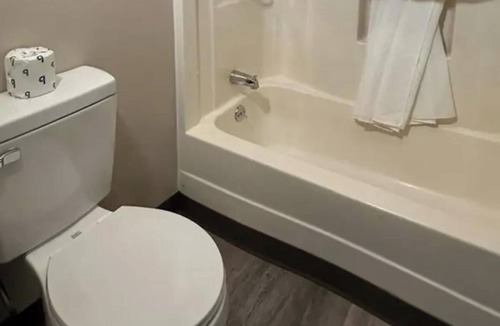 Presque Isle Hotel | 2 Comfortable Units w/Essentials Near University and State Park Highlights