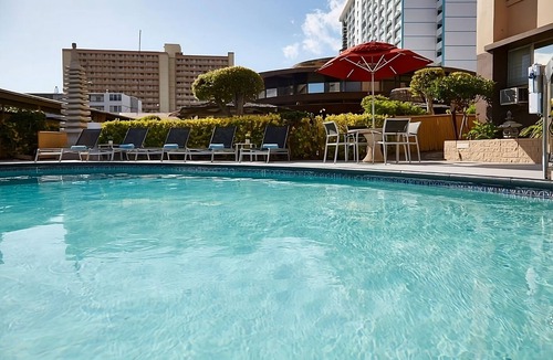 Ala Moana House | 2 Studio Two Doubles with Kitchenette Rooms at Pagoda Hotel