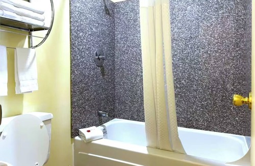Logan Hotel | 2 Units | Logan Stay | Hocking Hills Trail Base | Waterfall & Cave Exploration