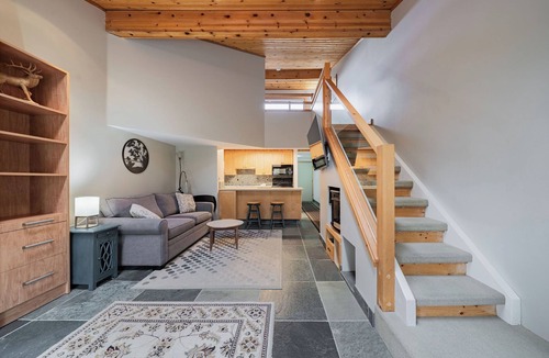 Regional District of Nanaimo Condo | #204 Upper Garden View Suite at Shorewater Resort, Qualicum Beach