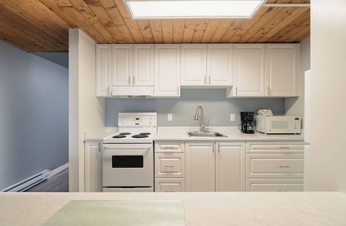 Regional District of Nanaimo Condo | #222 Upper Beach View Suite at Shorewater Resort, Qualicum Beach