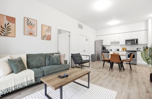 Rosemount Condo | 2BR Modern Condo | High Ceilings, Ensuite & Patio