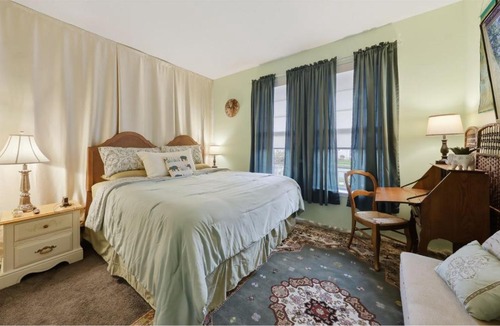 Middletown House | 2Br2Ba Retreat Elevated Living A Professional Haven in Middletown, DE