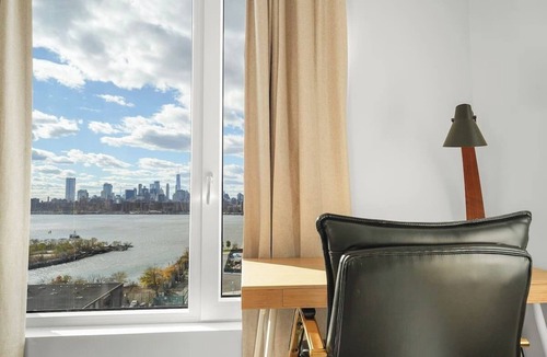Greenpoint Apartment | 3 bed/3 bath with wraparound terrace near Wburg