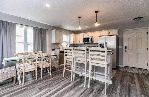 Cedar Rapids House | 3 Bed, Cozy, Modern, New Bo Area, Home!