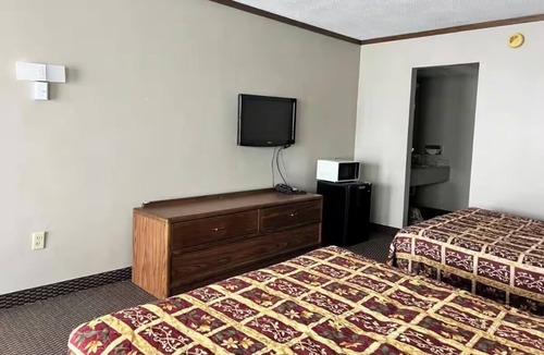 Devils Lake Hotel | 3 Convenient Lodgings w/Essentials & Free Parking Near Devils Lake Amtrak