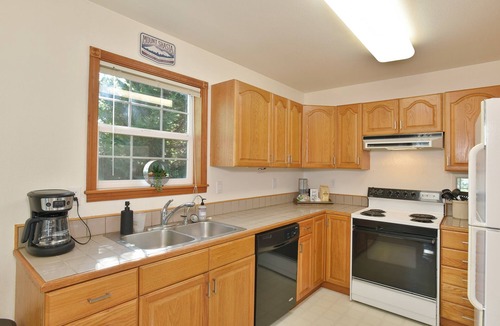 Mount Shasta House | 30 Night Minimum, Oak Street Retreat.