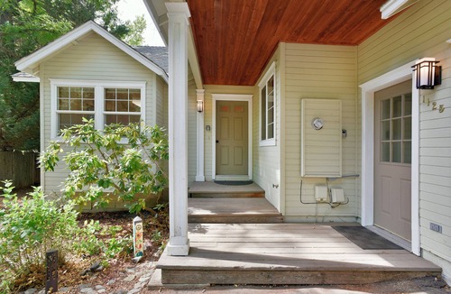 Mount Shasta House | 30 Night Minimum, Oak Street Retreat.