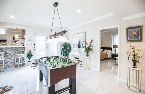 Fairland House | 372a) Cozy Lower-level Retreat 3 Rooms+pool Table