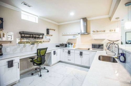 Fairland House | 372a) Cozy Lower-level Retreat 3 Rooms+pool Table