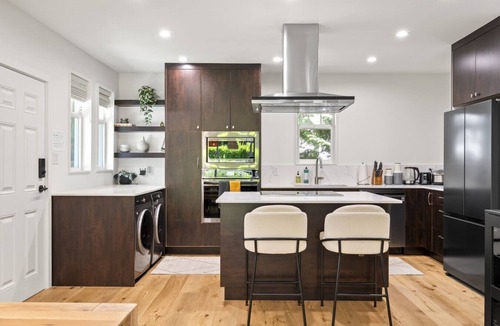 Dunbar House | 3B Designer Home | Modern Luxury