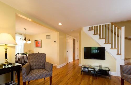 Ocean Grove House | 3BR Beautiful Remodeled Victorian w/Beach Locker