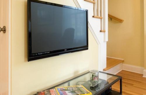 Ocean Grove House | 3BR Beautiful Remodeled Victorian w/Beach Locker