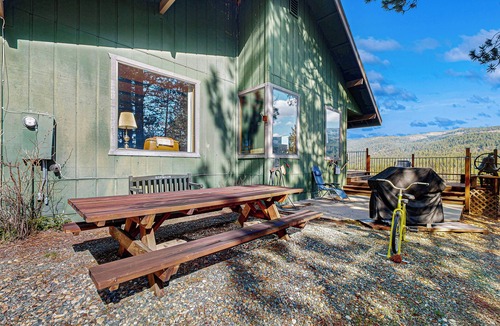 Graeagle House | 3BR Rustic Riverfront Home w/Wood Stove