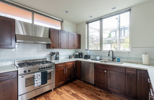 Genesee House | 3BR|Skyline View Rooftop&Yard|WS Junction|SophariA