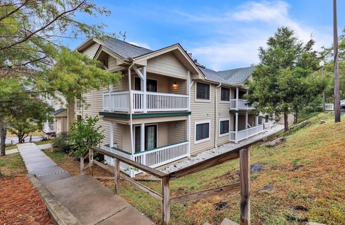 Nashville Condo | 3rd Floor Front Side Penthouse Suite - 302 by Grand Wood Suites