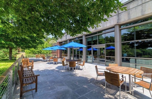 Ossining Hotel | 4 Comfortable Rooms | Stylish Getaway with Easy Access to Local Attractions