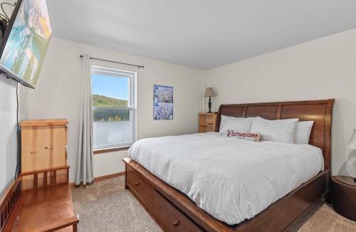 Sandpoint House | 461 Northwest Passage 205
