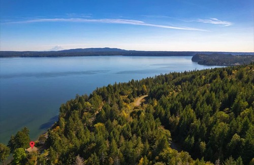 Brinnon House | 4BR Waterfront Home with Beach Access and Views
