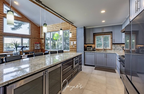 Gravenhurst Cottage | 5+bed 4 bath on Lake Muskoka