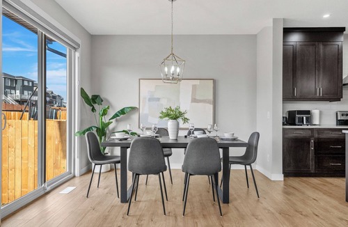 Calgary House | 5BR Home2 Kitchens Double Garage Close to Banff