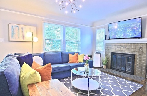 Wallingford House | 6BR/3BA Wallingford Gem, minutes to UW and Downtown