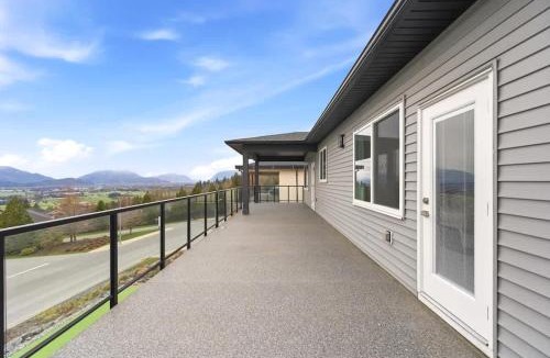 Eastern Hillsides House | 6BR Luxury Home with Terrace and Epic Views