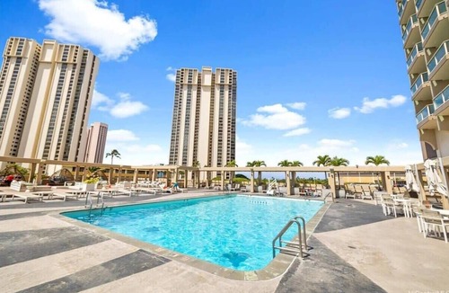 Ala Moana Apartment | Ala Moana Studio 804 Deluxe Mountain View Suite