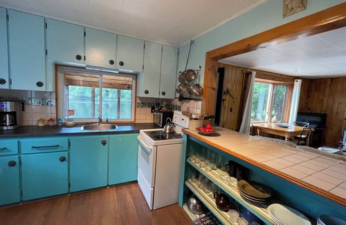 Algonquin Highlands Cottage | Algonquin Waterfront Getaway With SW Sunsets
