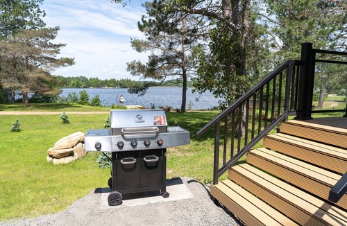 South Algonquin Cabin | Algonquin's Edge Resort | Waterfront 7