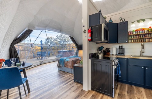Almo Cabin | Anchor Dome | Private Dock, Boat Rentals, Hot Tub!