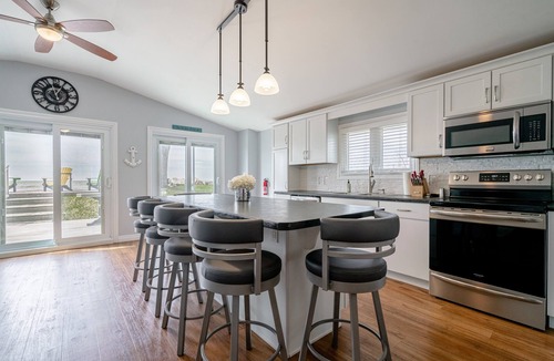Leamington House | Another Sunset by the Bay: Waterfront - 2-Bedroom