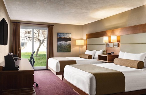 Bathurst Hotel | Atlantic Host Hotel, an Ascend Collection Hotel