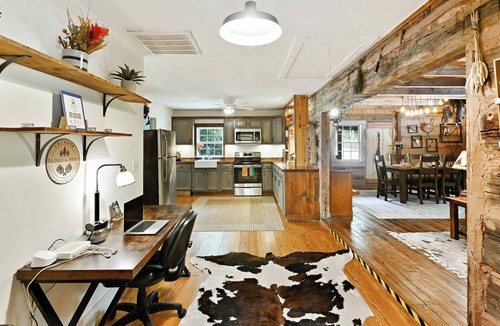 Dahlonega Other | Authentic Cherokee Cabin Farm: Pickleball, Firepit, Swing, Creeks, Grills