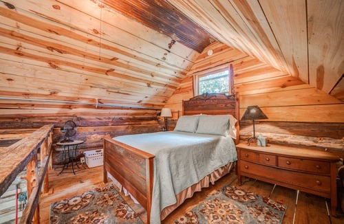 Talking Rock Other | Authentic Log Cabin at Kaluna Farm Retreat