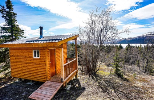 Whitehorse Cabin | Authentic Off Grid Cabin Experience