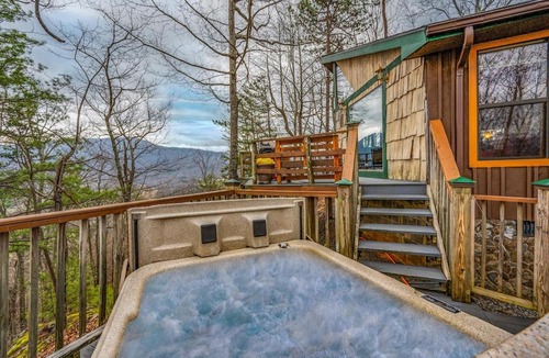 Sevierville Villa | Authentic, Rustic, Cute & Cozy!