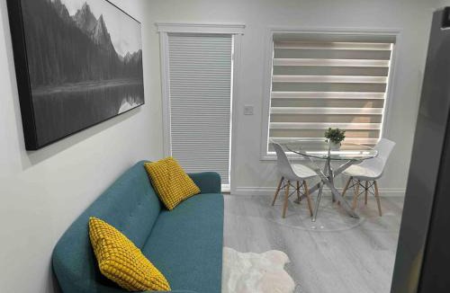 Symons Valley Apartment | Award winning boho paradise sunlit modern suite