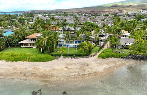 Historic Lahaina Front Street House | Baby Beach Oceanfront