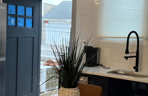 Baldwin Apartment | Baldwin's Bijou Studio apartment in Baldwin with Queen bed, AC, WiFi
