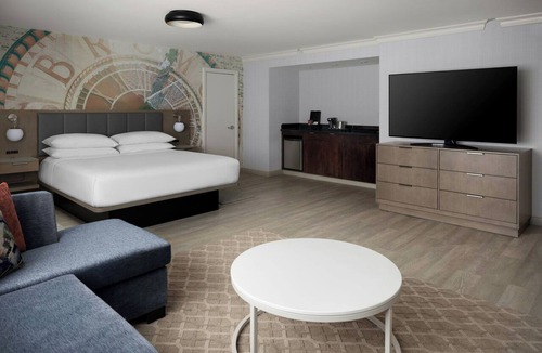Downtown West Hotel | Baltimore Marriott Inner Harbor at Camden Yards