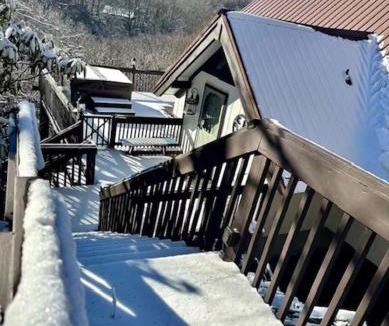 Charter Hills Ski Chalet | Barbers Deer Camp, Hot Tub and Views
