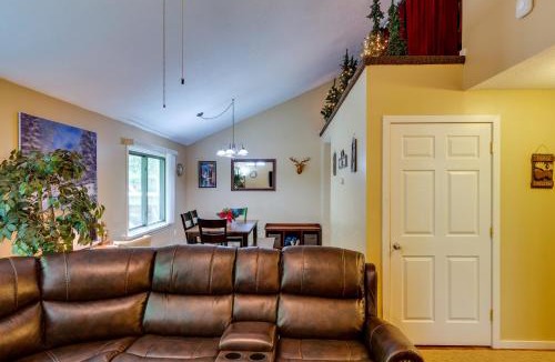 Bartlett House | Bartlett Townhome w/Balcony: 1 Mi to Ski Resort!