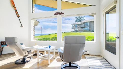 Freeland Apartment | Beachcombers Bliss by AvantStay