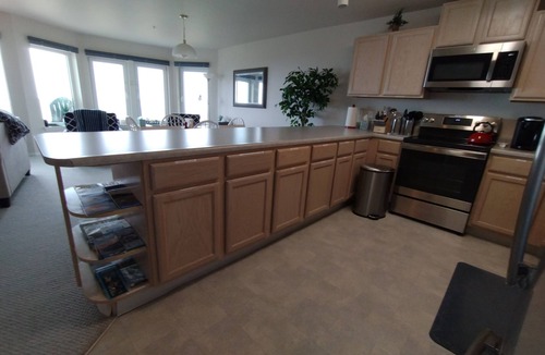 Long Beach Condo | Beachfront Condo with Incredible Top-Floor Ocean Views